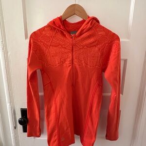 Excellent gently used Athleta run zip-up. Beautiful design!